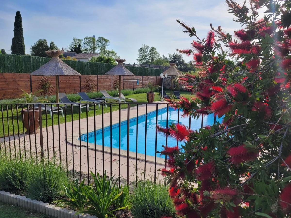 Les Chambres D'Hotes D'Eloise, Piscine Privee Aramon Bagian luar foto